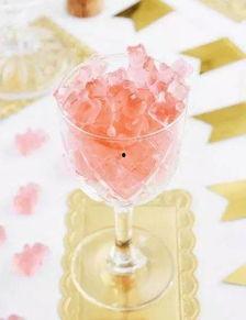 吃瓜小熊酒,探寻瓜果香醇，品味生活乐趣