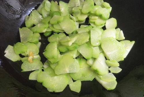 洋瓜不熟可以吃吗有毒吗,洋瓜成熟度与食用安全解析